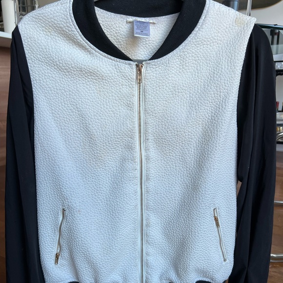 4 Fall bomber jackets - Picture 2 of 4